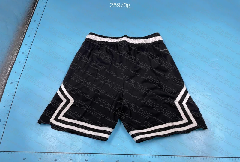 Short jordan 6