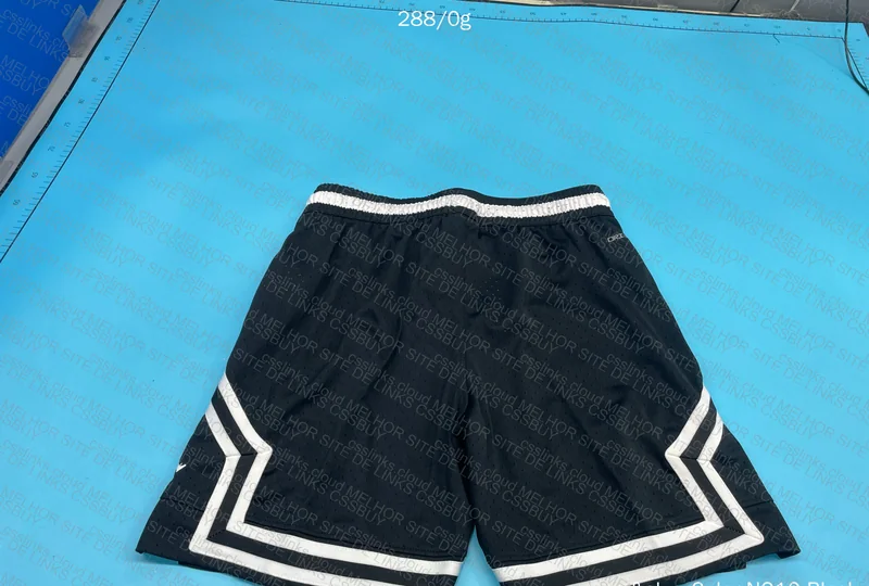 Short Jordan 3