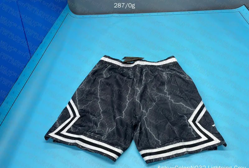 Short Jordan 2