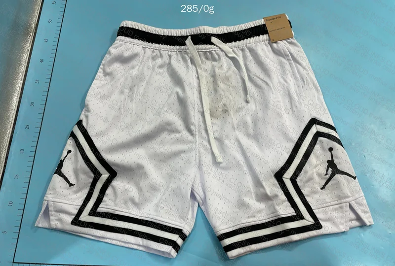 Short Jordan “Manchado” help me