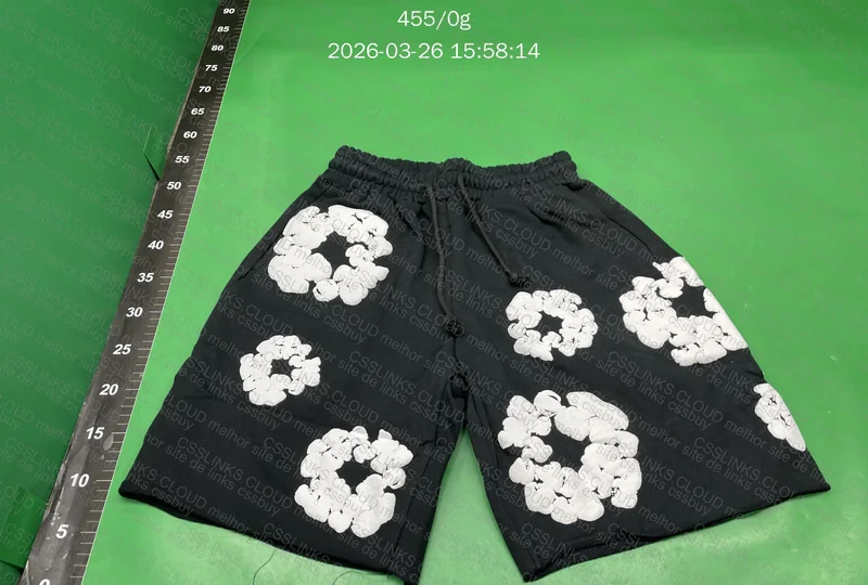 short moletom denim tears 5