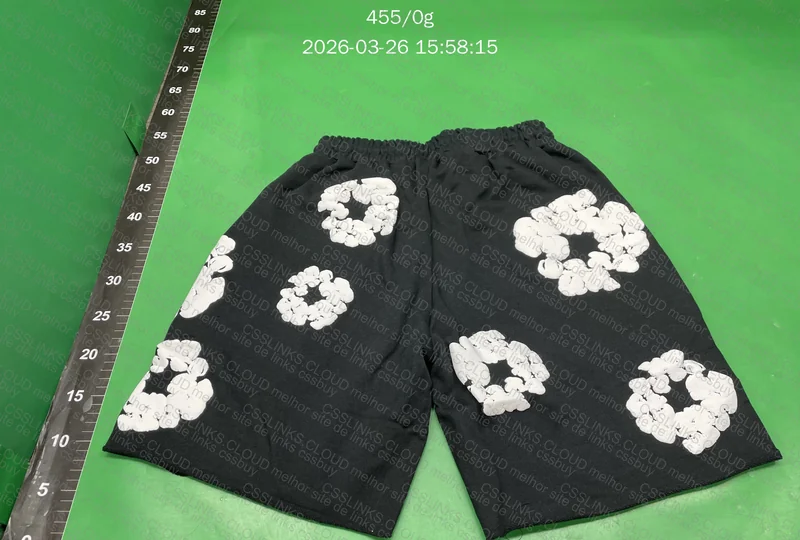 short moletom denim tears 6