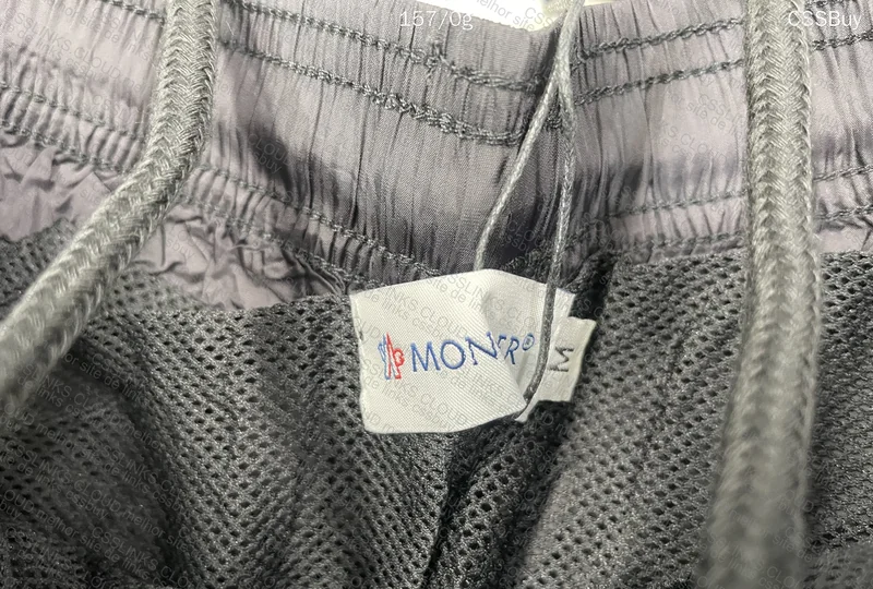 Short Moncler 3