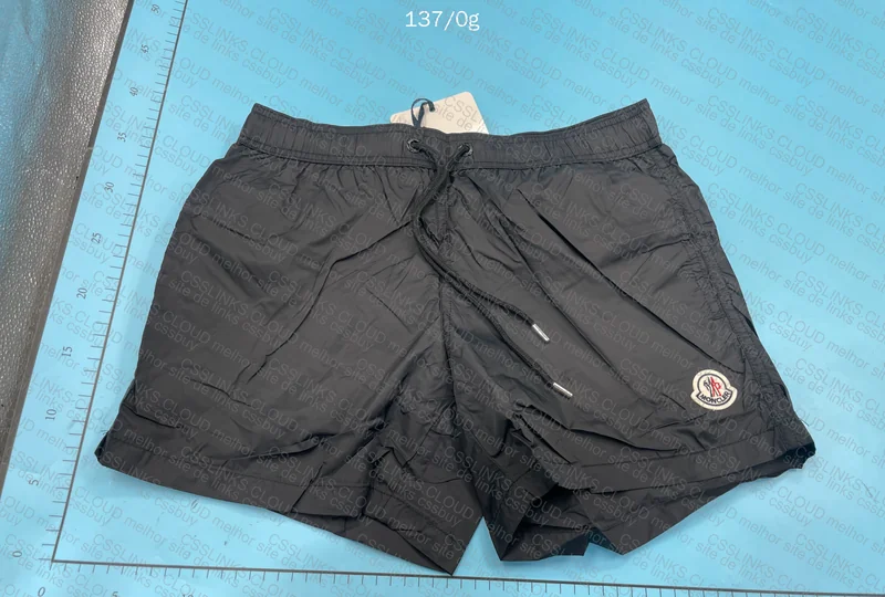Short Moncler 4