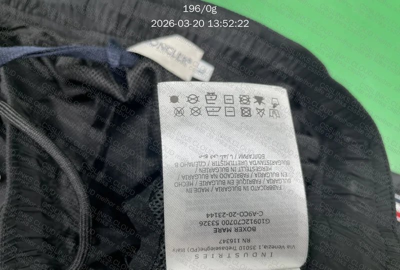 Short Moncler 6