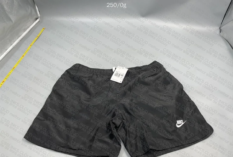 Short Nike Club