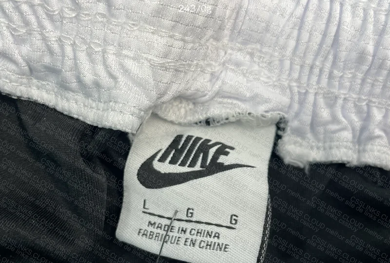 Short Nike Swoosh 3