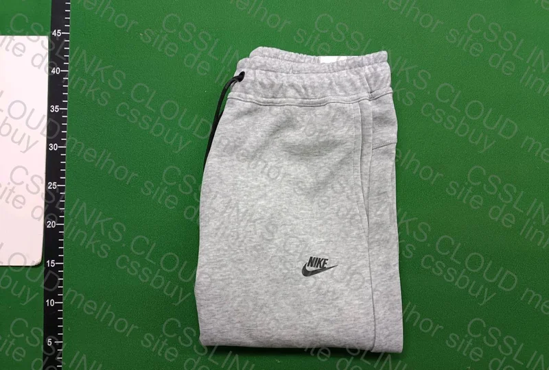 Short Nike Tech 3