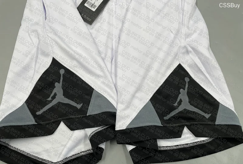 Short NK Jordan 4
