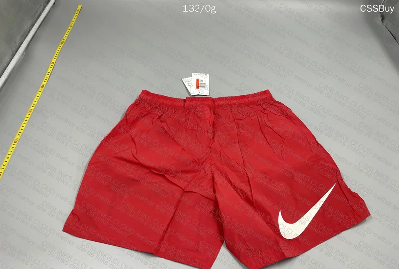 short Stussy 3