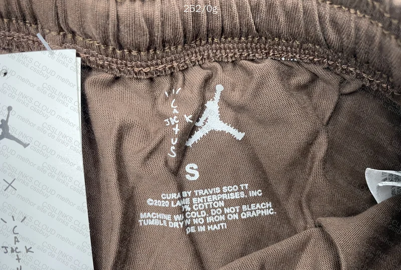 Short Travis 3