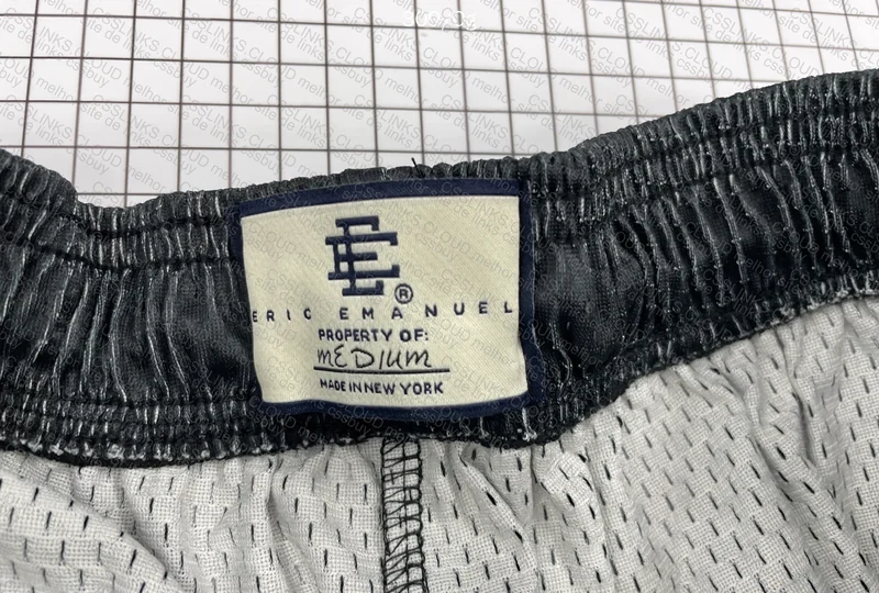 Shorts EE Black skyline 3