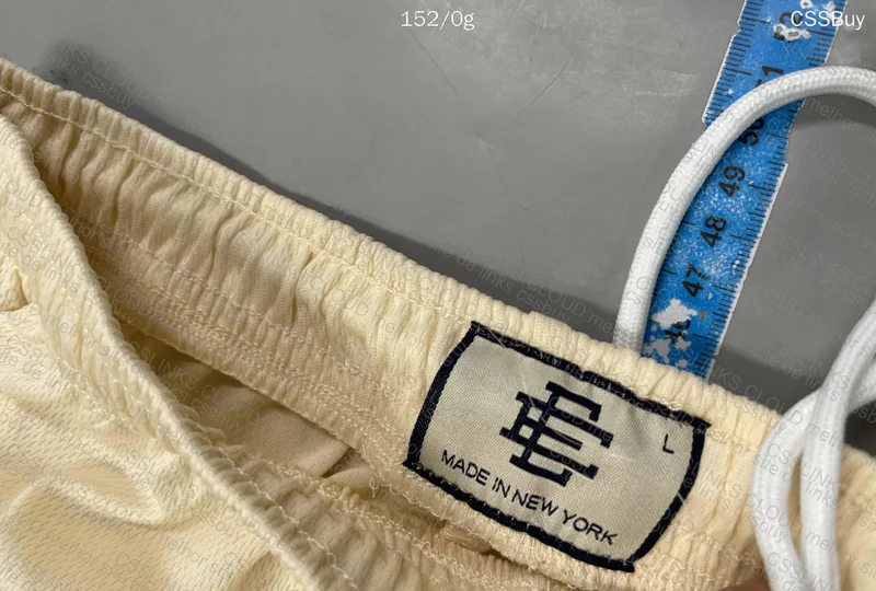 Shorts EE e Essentials 4