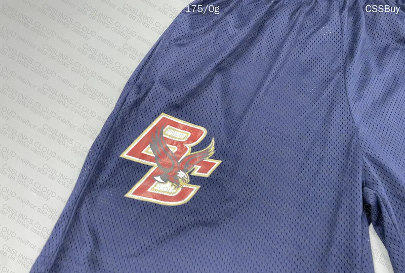 Shorts EE furadinhos 10