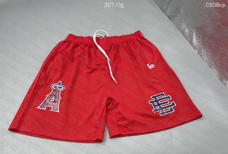 Shorts EE furadinhos 4