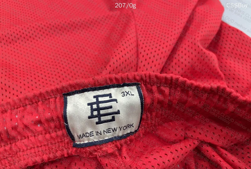 Shorts EE furadinhos 6