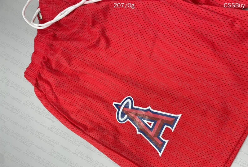 Shorts EE furadinhos 8