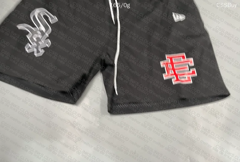 Shorts EE x New era 2