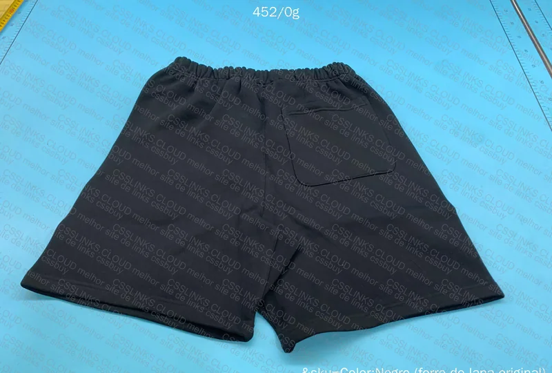 Shorts ESSENTIALS 3