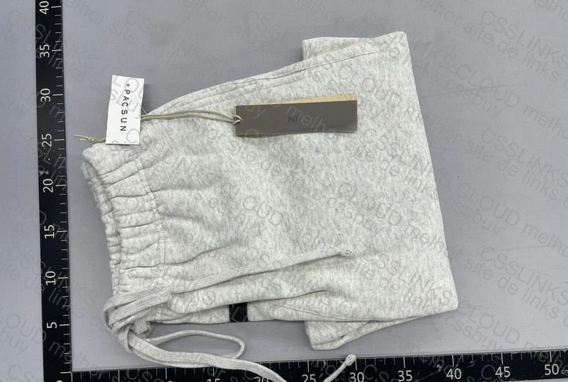 Shorts essentials (gl?) 4