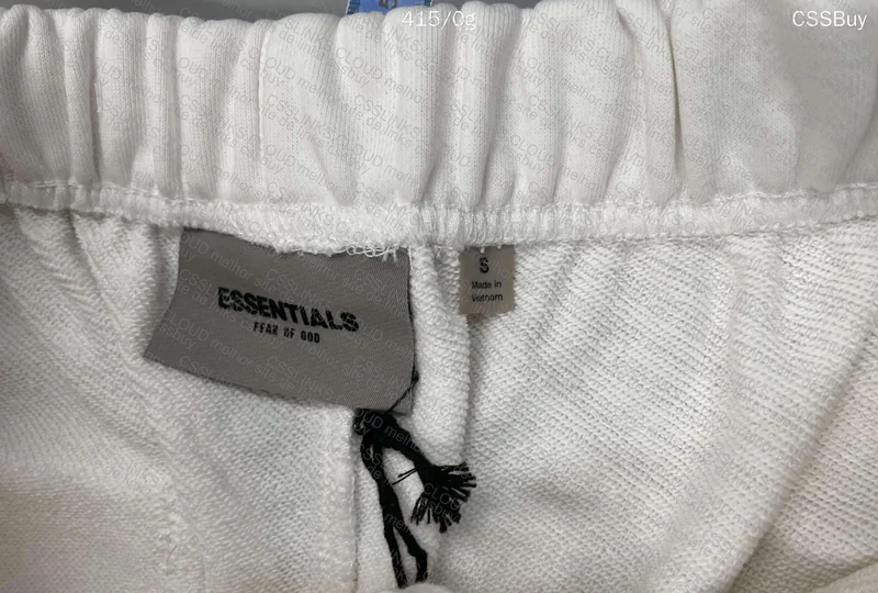 Shorts Essentials - White