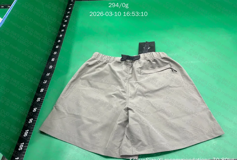 Shorts estilo ACG