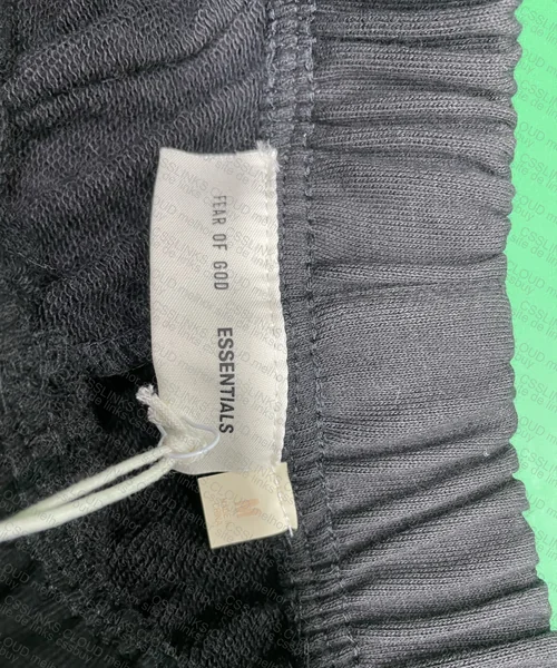Shorts Fog Essentials 4