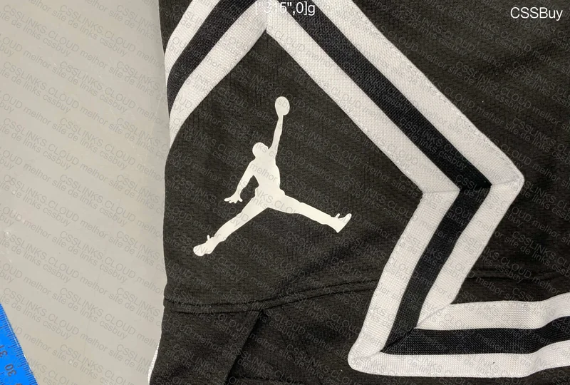 Shorts Jordan 4