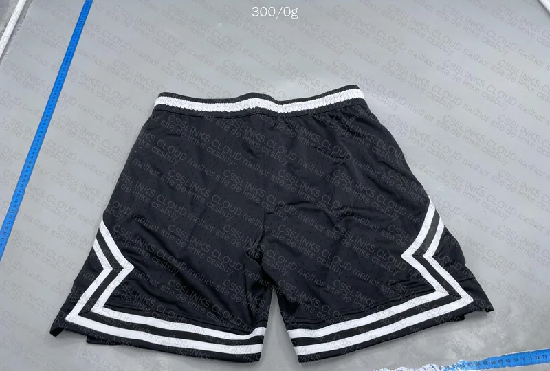 Shorts Jordan 4