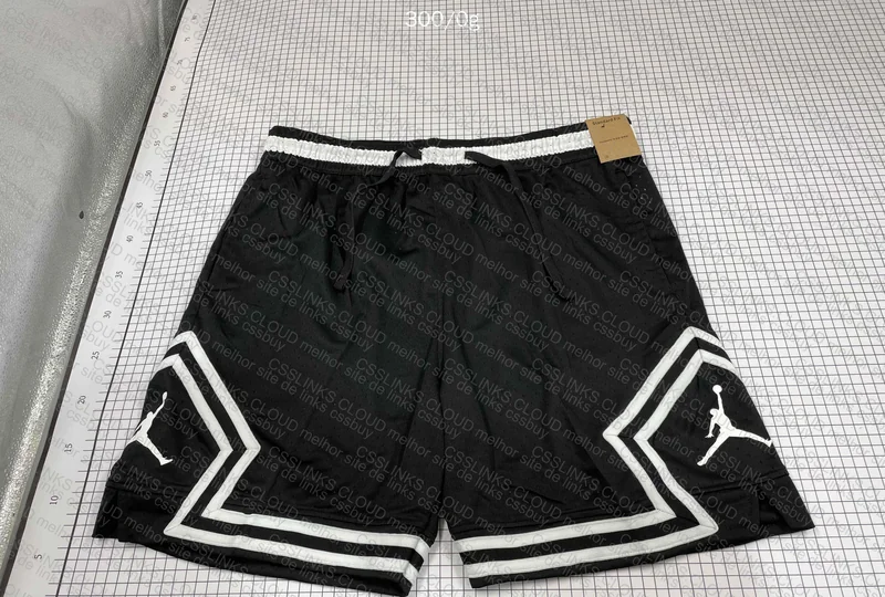 Shorts Jordan 4