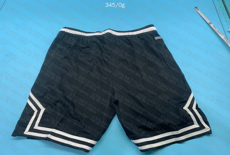 Shorts Jordan 4