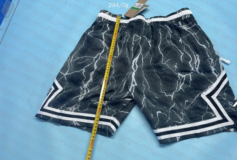 Shorts Jordan 4