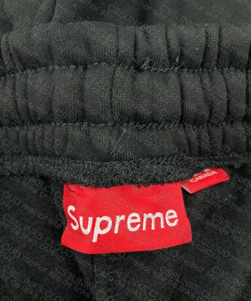 Shorts Supreme pra escola