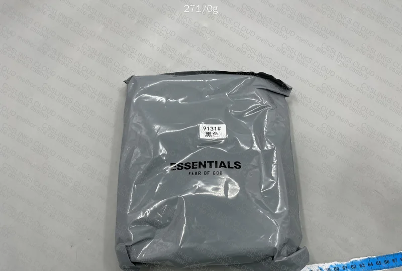 Shoulder Bag - Essentials