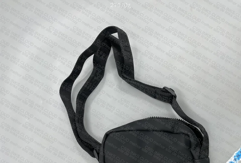 Shoulder Bag - Essentials 7