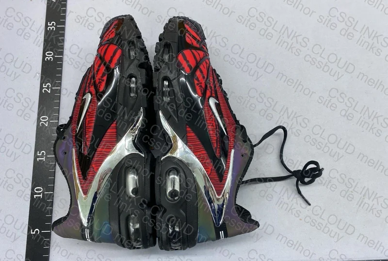 Skepta tailwind vermelho