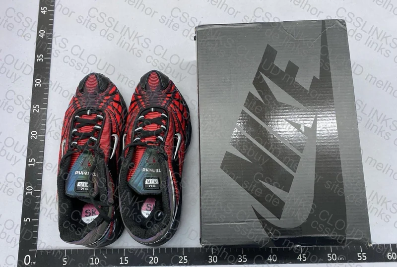 Skepta tailwind vermelho 2