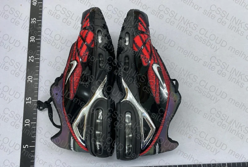 Skepta tailwind vermelho 3