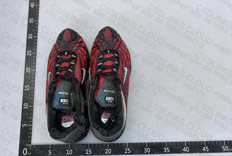 Skepta tailwind vermelho 5
