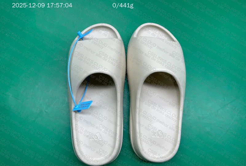 Slide Adidas 3