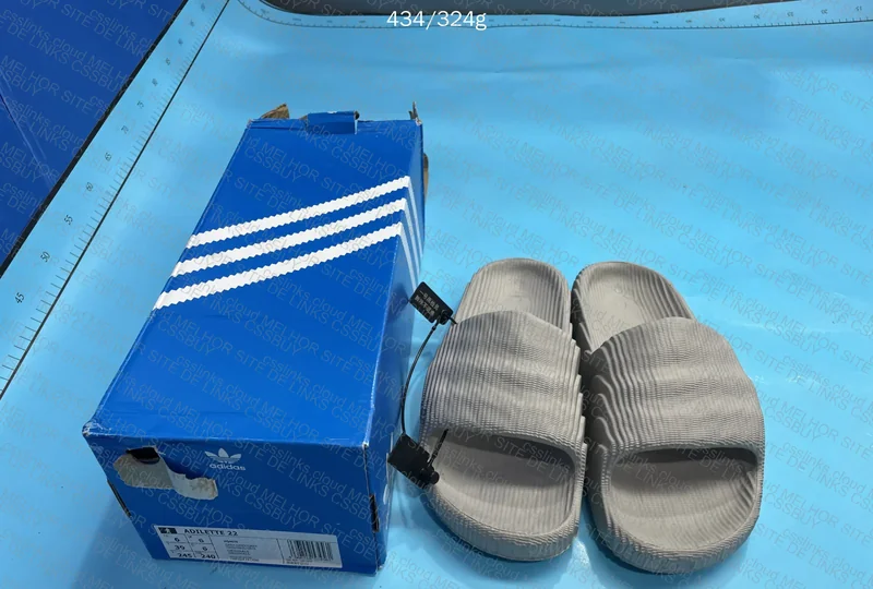 Slide Adidas Adilette 9