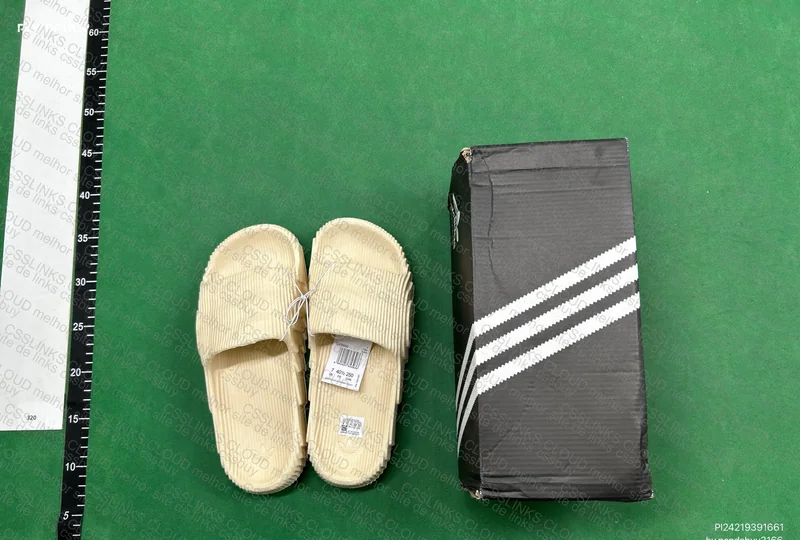 (Adilette Slide) 3