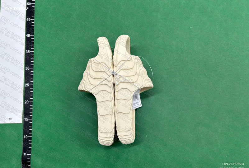 (Adilette Slide) 4
