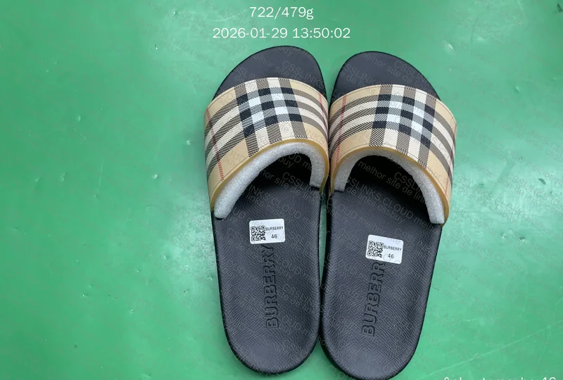 Slide Burberry 3