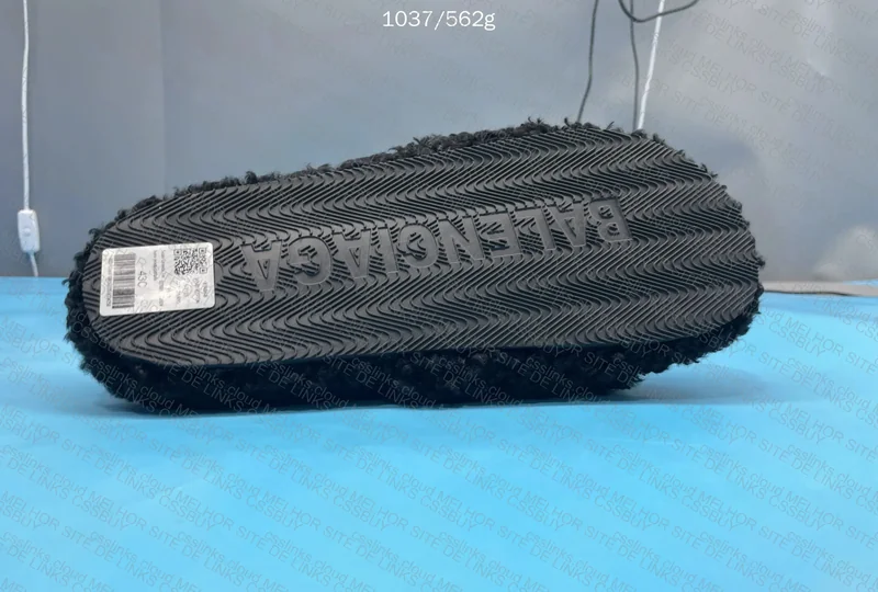 Slide Furry Balenciaga 2