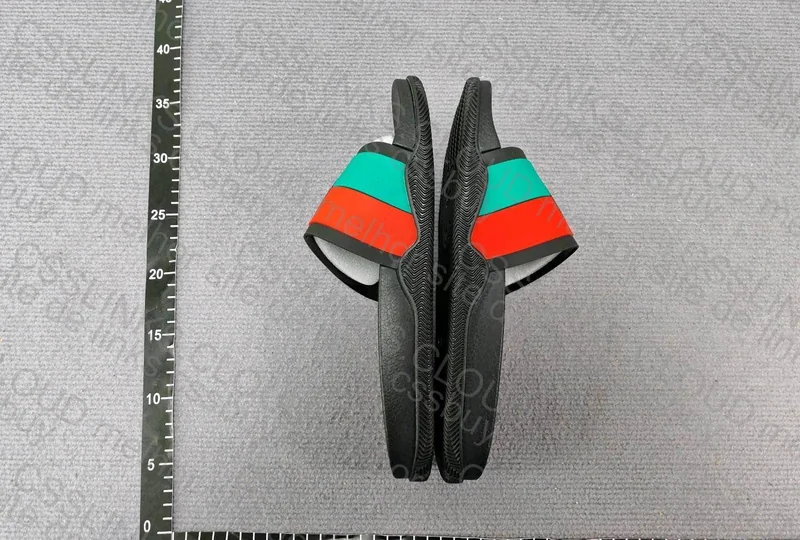 Slide Gucci 3