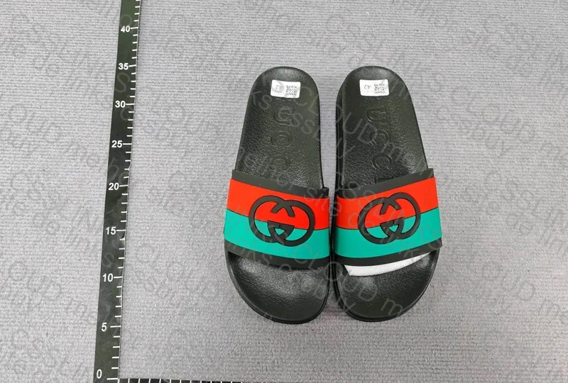 Slide Gucci 4