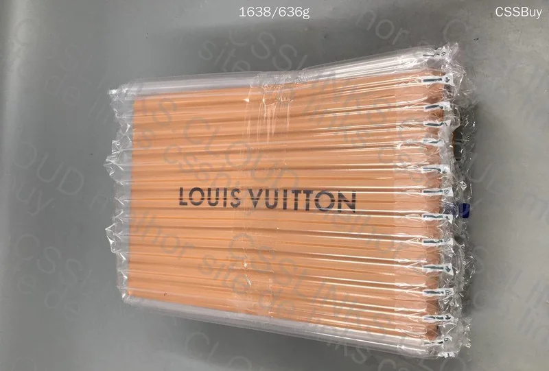 Slide LV logo 11