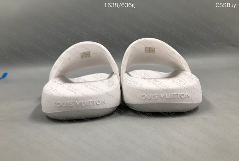Slide LV logo 4