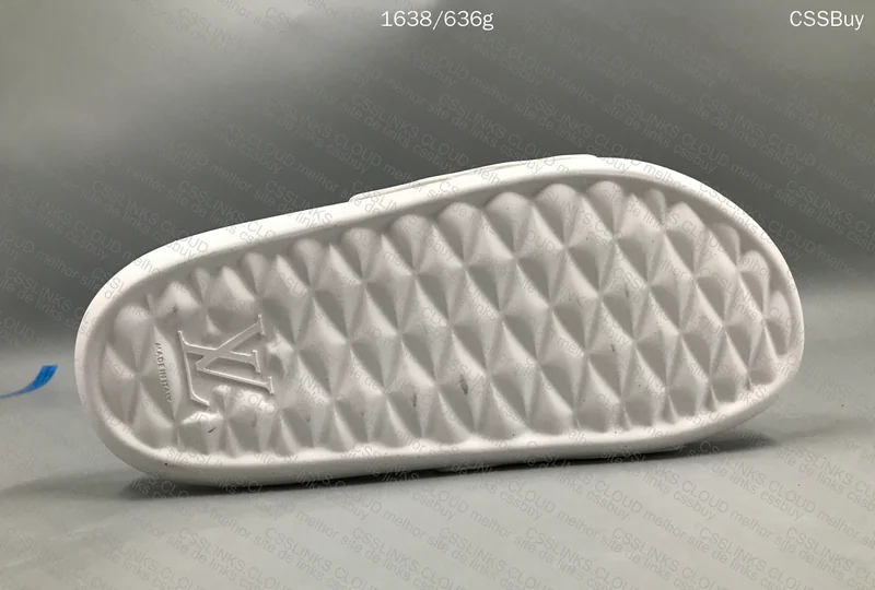 Slide LV logo 5